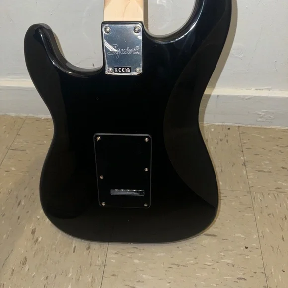 Brand New Squier Sonic Stratocaster HSS Electric Guitar - Black - Unopened - Picture 3 of 6